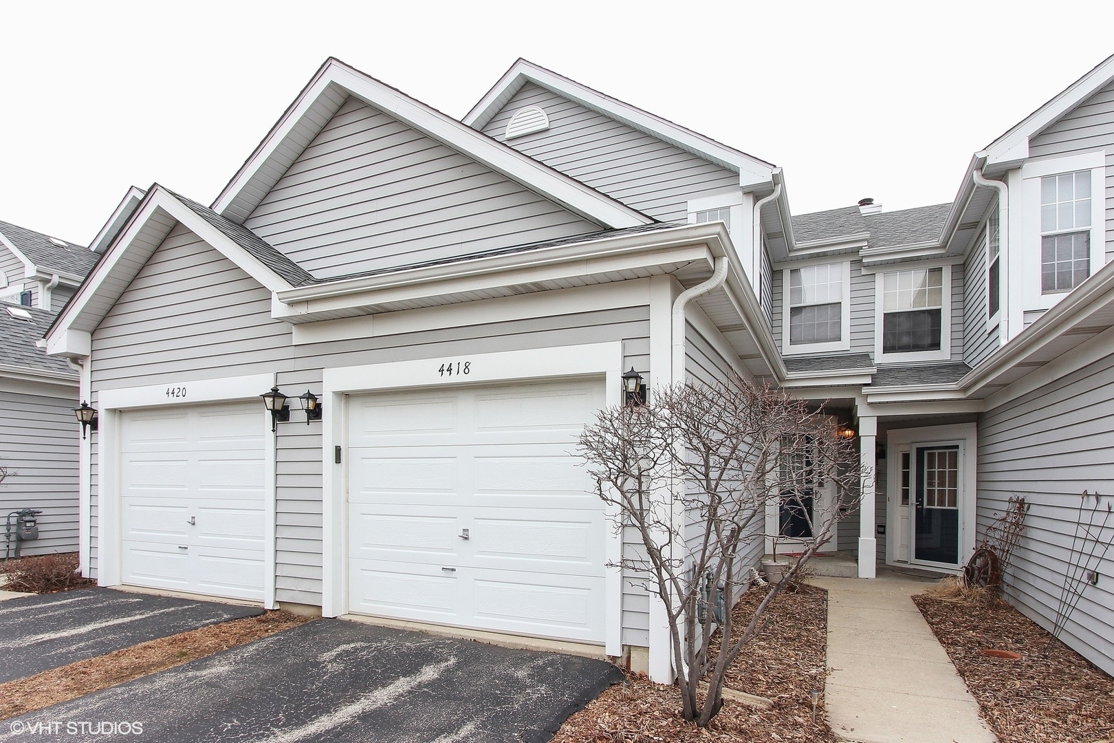 Property Photo: 4418 W Brownstone Way IL 60085