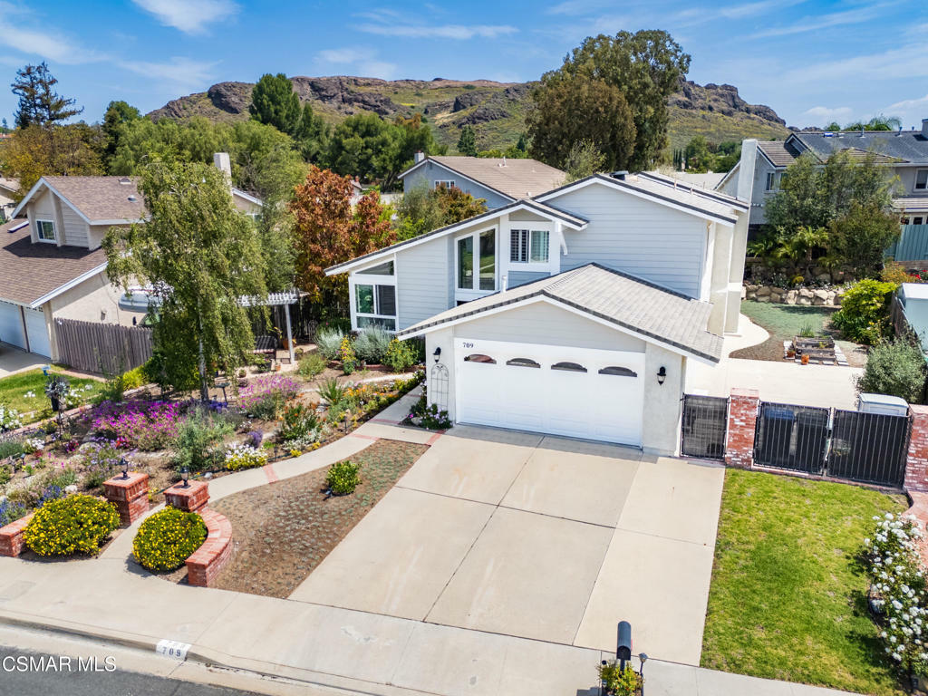 Property Photo: 709 Zinnia Court CA 91360