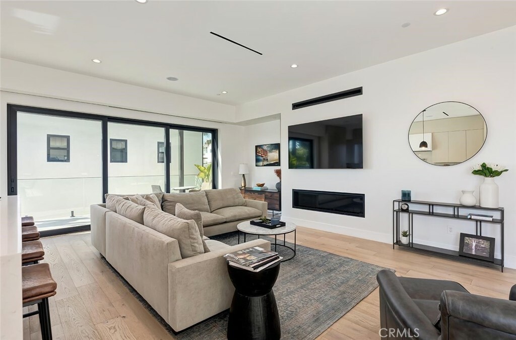 Property Photo: 622 1st Place CA 90254