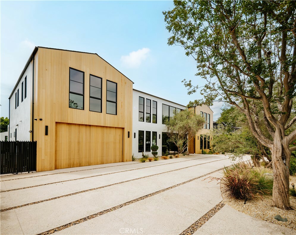 Property Photo: 5461 Bothwell Road CA 91356