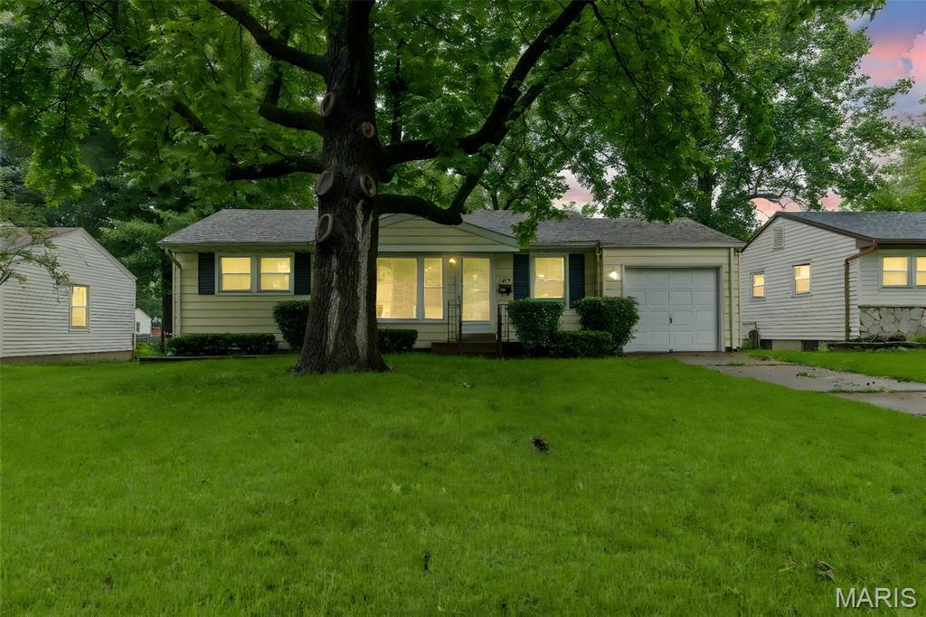 Property Photo:  165 Saint Daniel Lane  MO 63031 