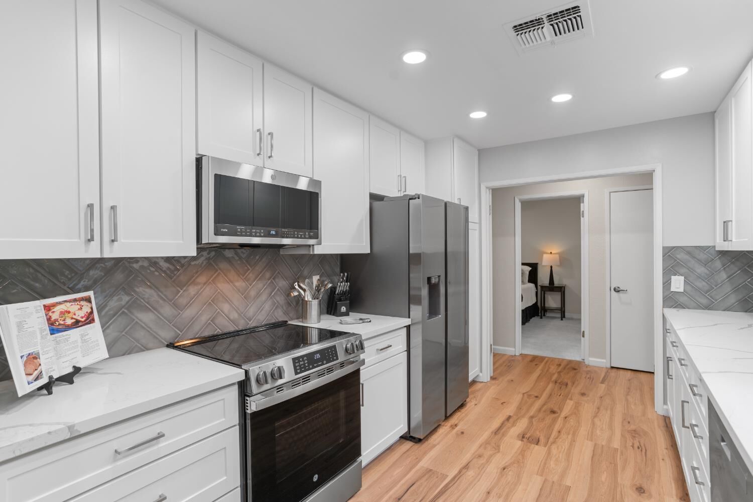 Property Photo:  411 Dunbarton Circle  CA 95825 