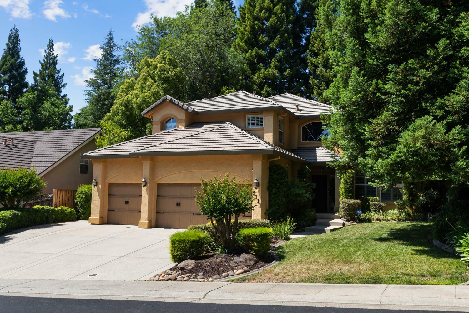 Property Photo: 5111 Kensley Court CA 95746