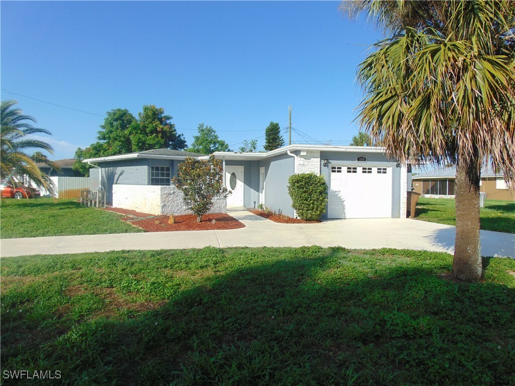Property Photo: 100 Waterview Avenue FL 33936