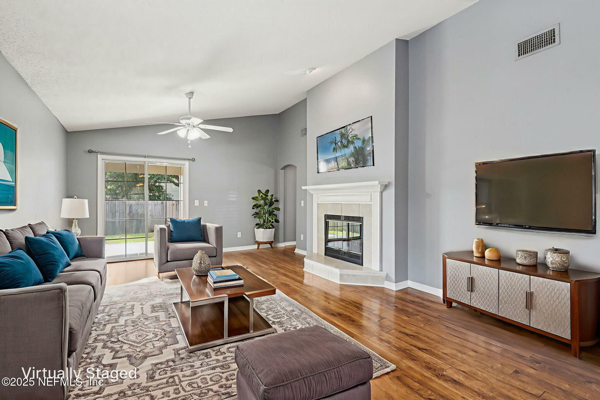 Property Photo: 1645 Teaberry Drive FL 32068