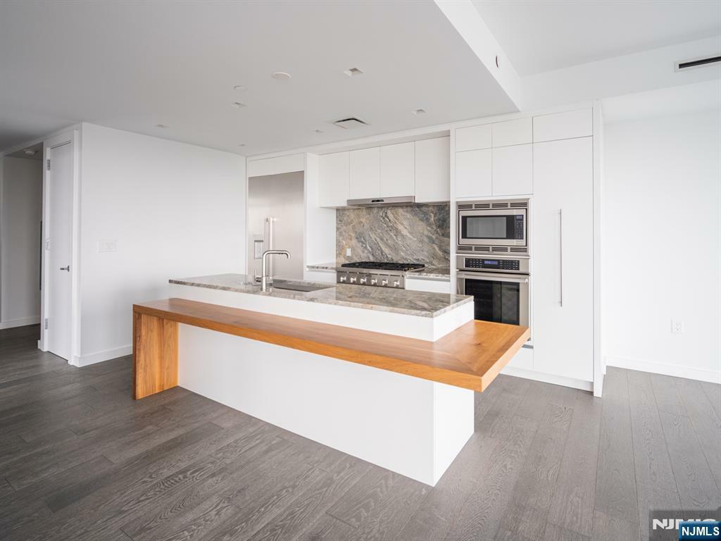 Property Photo: 320 Adolphus Avenue 401 NJ 07010