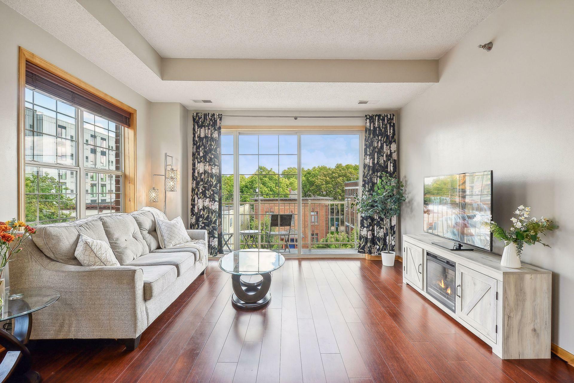 Property Photo: 3310 Nicollet Avenue 302 MN 55408