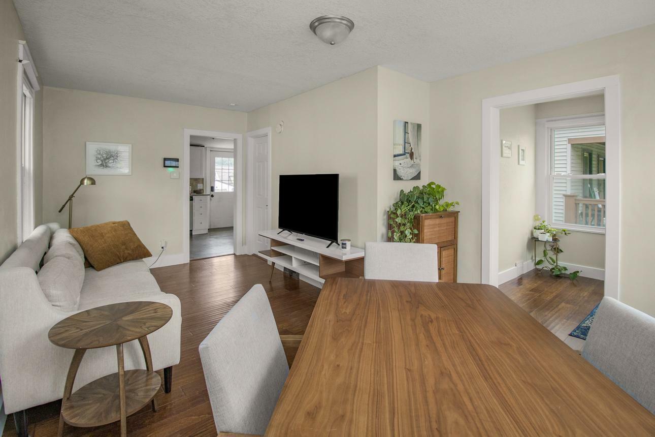 Property Photo:  915 Cottage Avenue E  MN 55106 