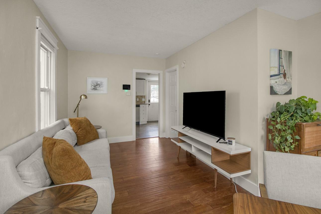 Property Photo: 915 Cottage Avenue E MN 55106