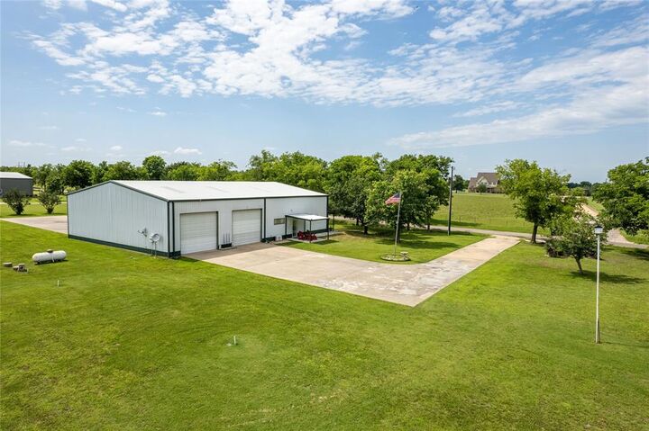 Property Photo:  761 County Road 13550  TX 75468 