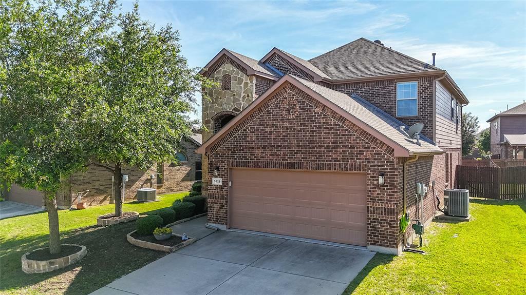 Property Photo: 3028 Maple Creek Drive TX 76177