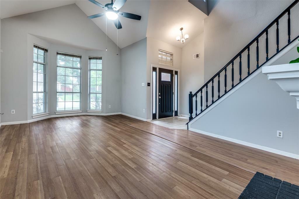 Property Photo: 5671 High Creek TX 75249