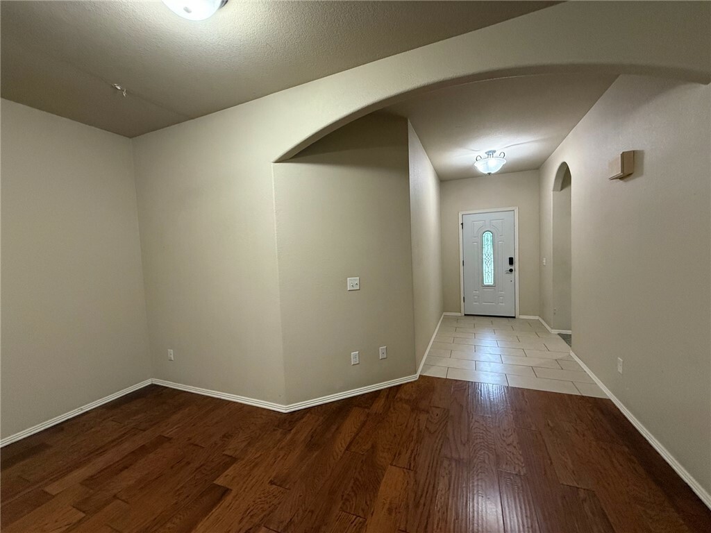 Property Photo:  1353 S Blue Willow Avenue  AR 72701 