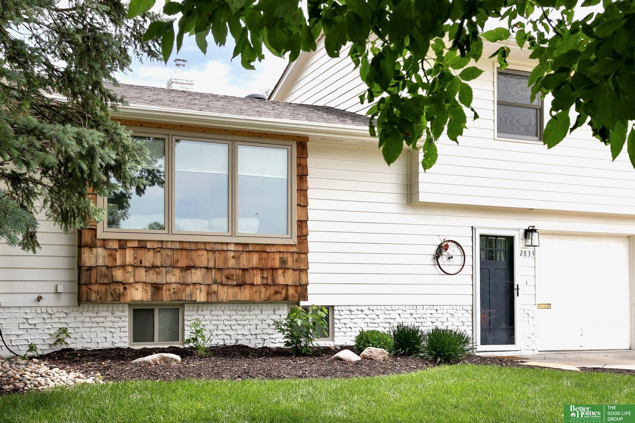 Property Photo: 2833 S 107 Street NE 68124