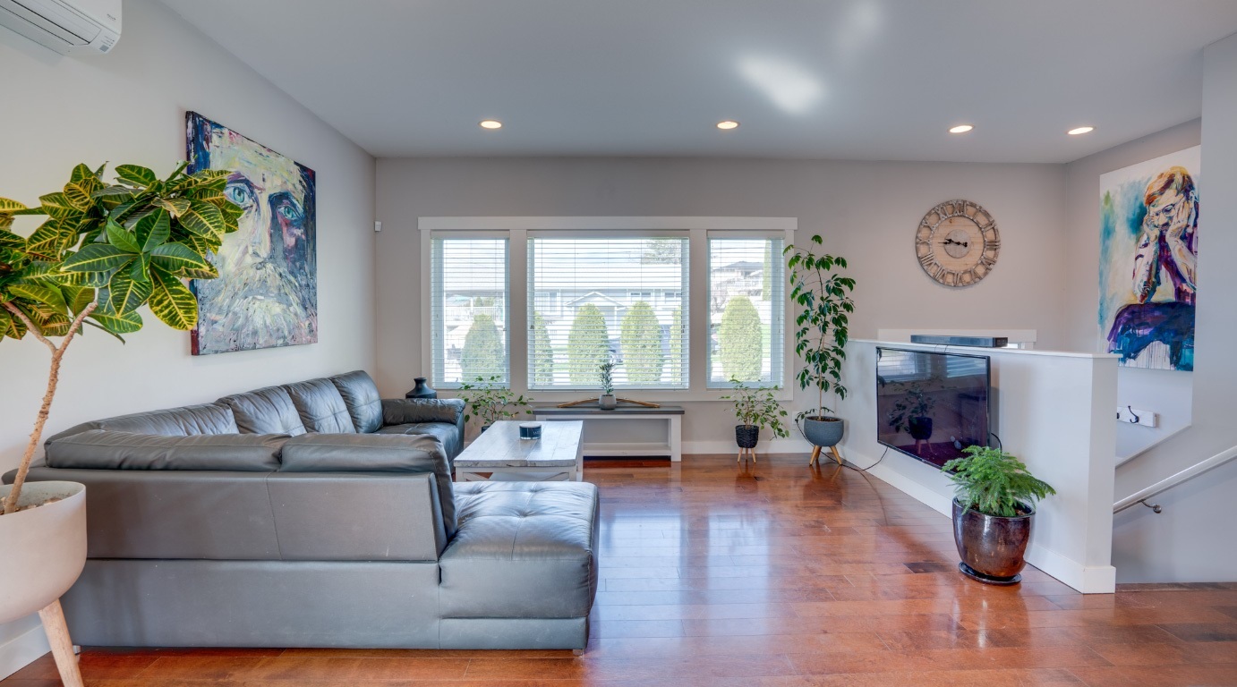 Property Photo: 1920 36th Street NE BC V1E 2Z2
