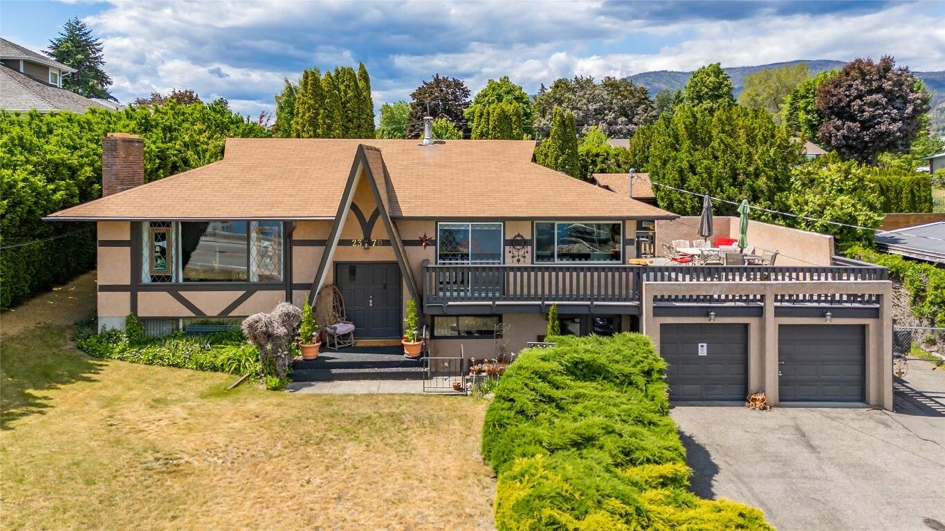 2370 Thacker Drive  West Kelowna BC V1Z 1V8 photo
