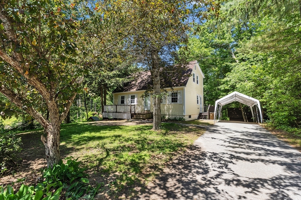 Property Photo:  11 Mayflower  NH 03054 