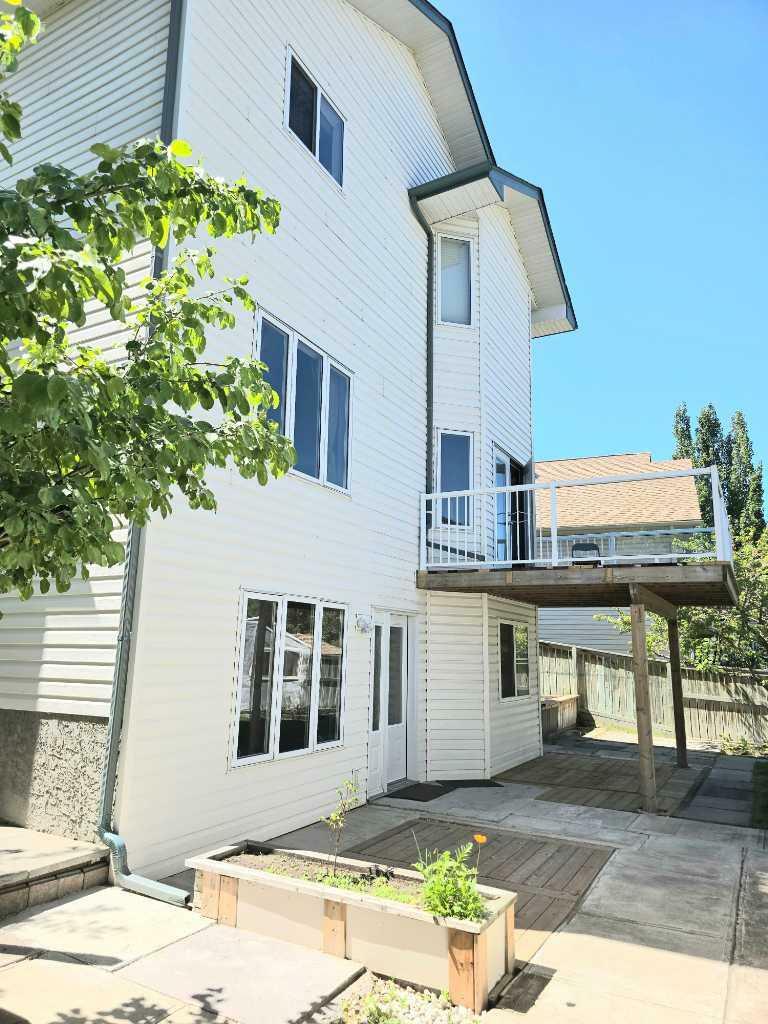 Property Photo: 43 Ackerman Crescent AB T4R 3B3