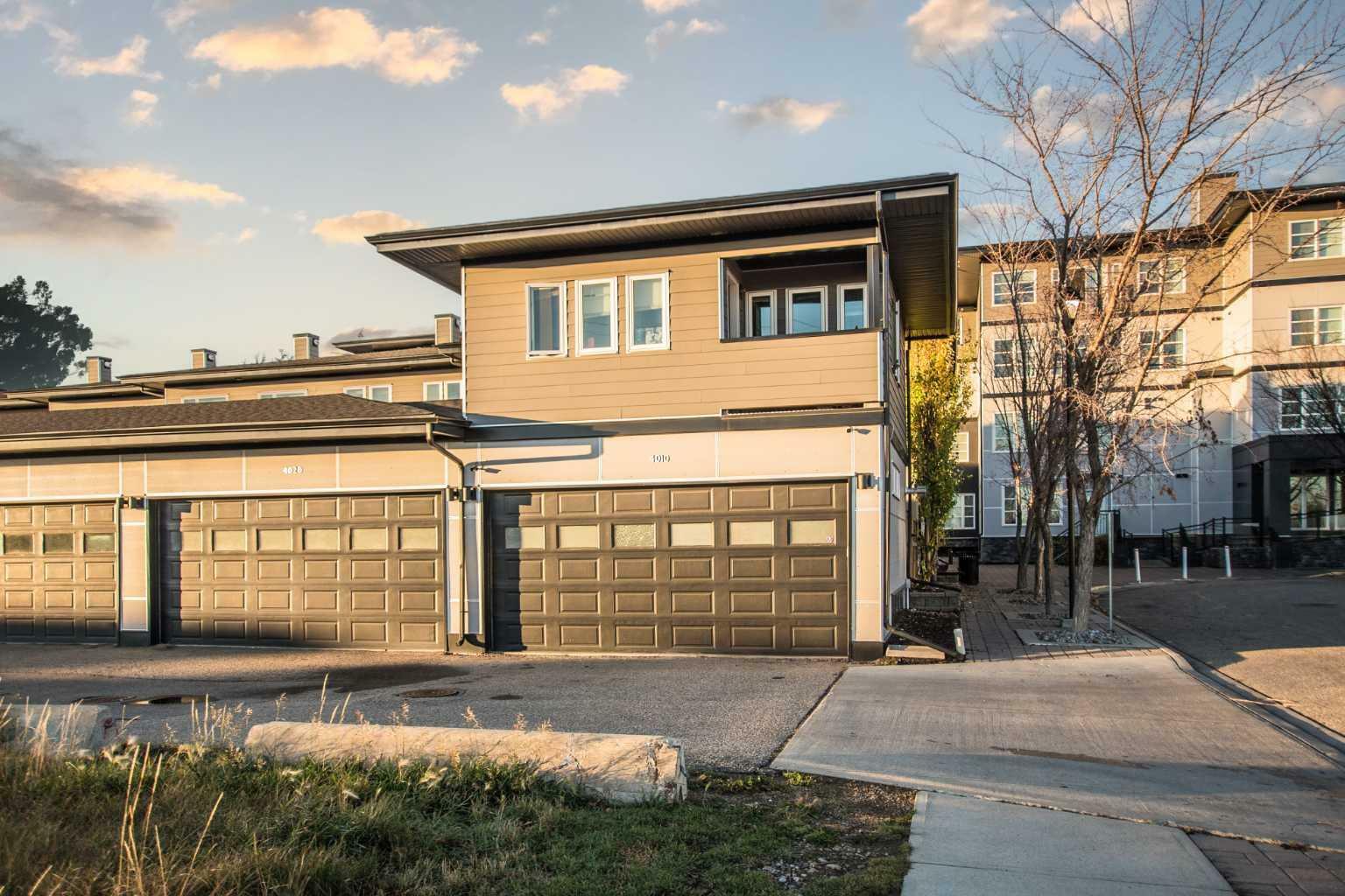 Property Photo: 2660 22 Street 4010 AB T4R 0K8