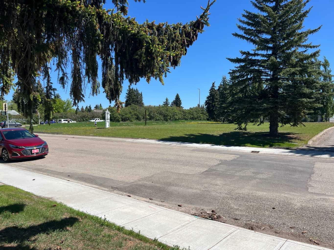 Property Photo: 20 Alford Avenue 44 AB T4R 1G8