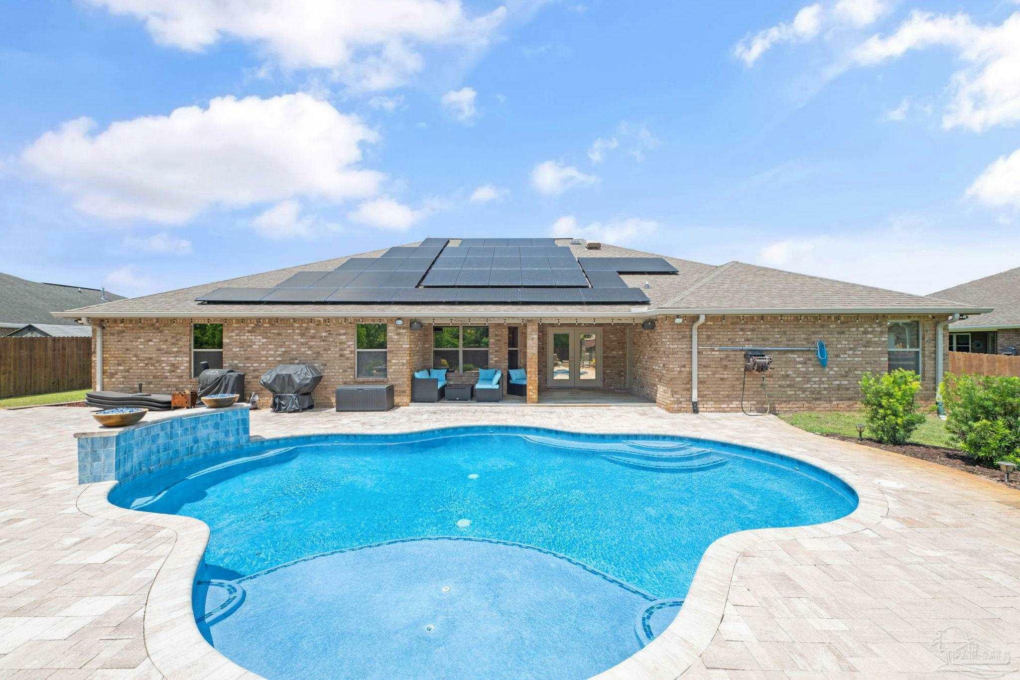 Property Photo: 9681 Meadow Wood Ln FL 32566