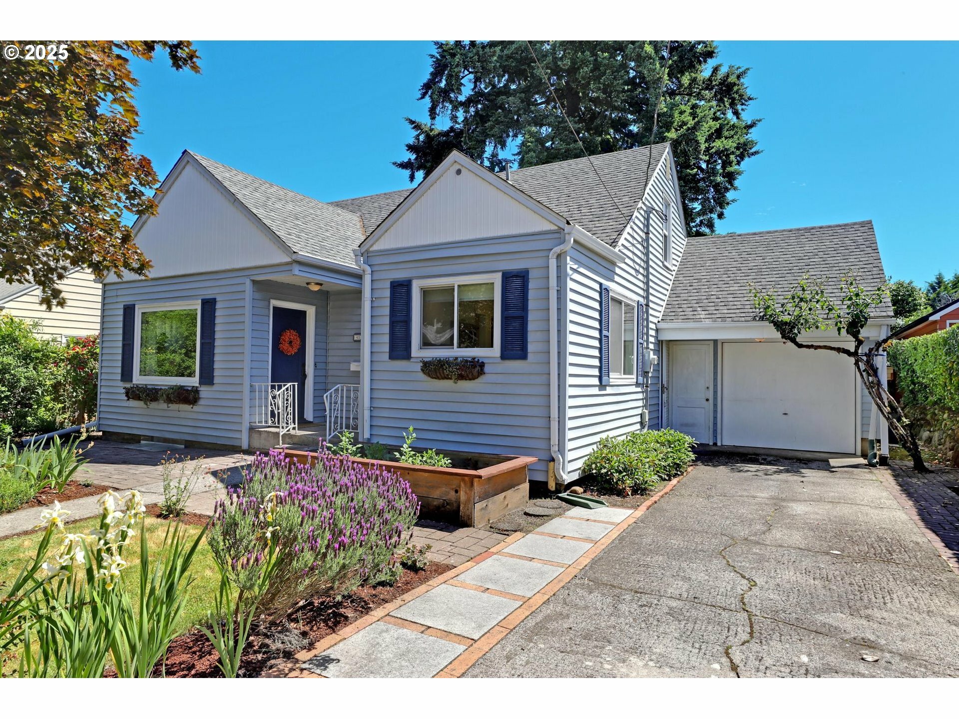4580 NE 35th Pl  Portland OR 97211 photo