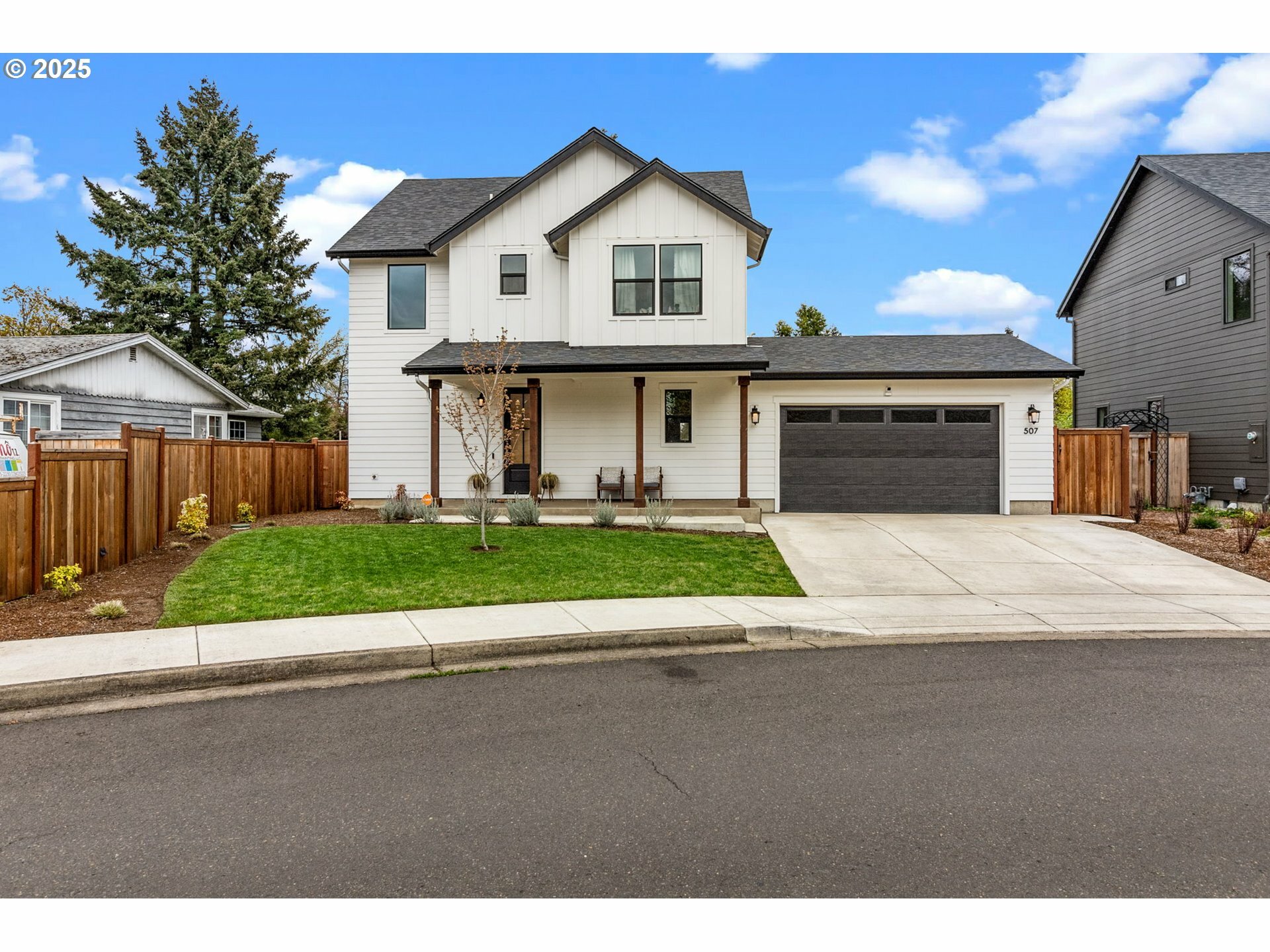 507 Honeysuckle Ln  Eugene OR 97401 photo