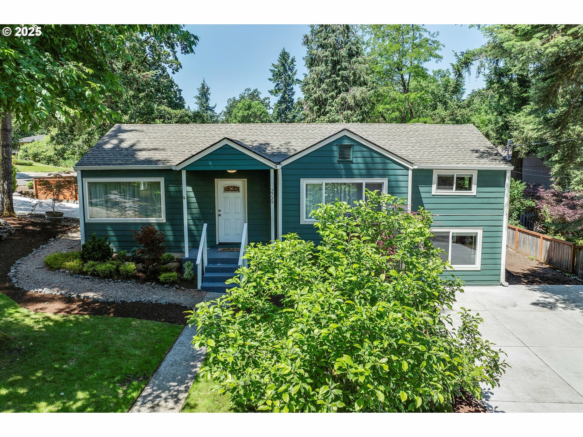 2729 Marylhurst Dr  West Linn OR 97068 photo