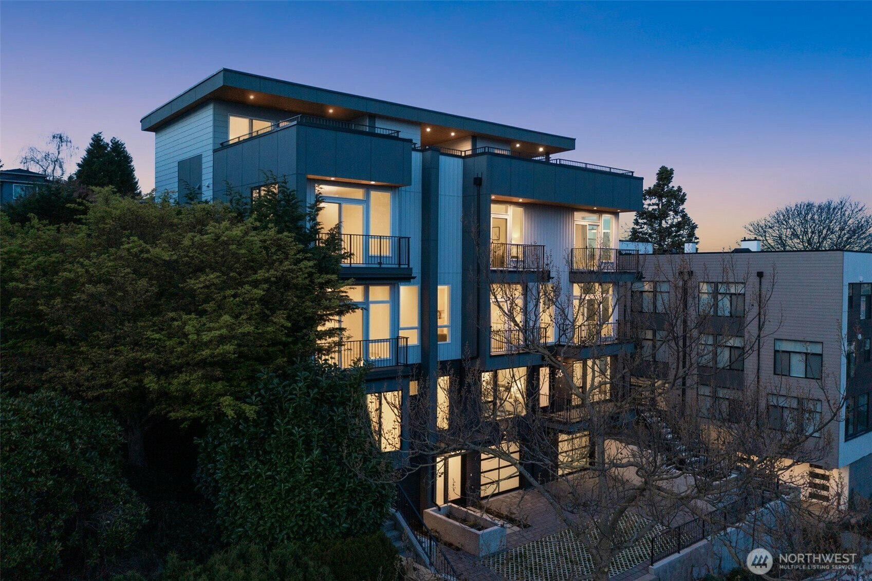564  Lee Street  Seattle WA 98109 photo