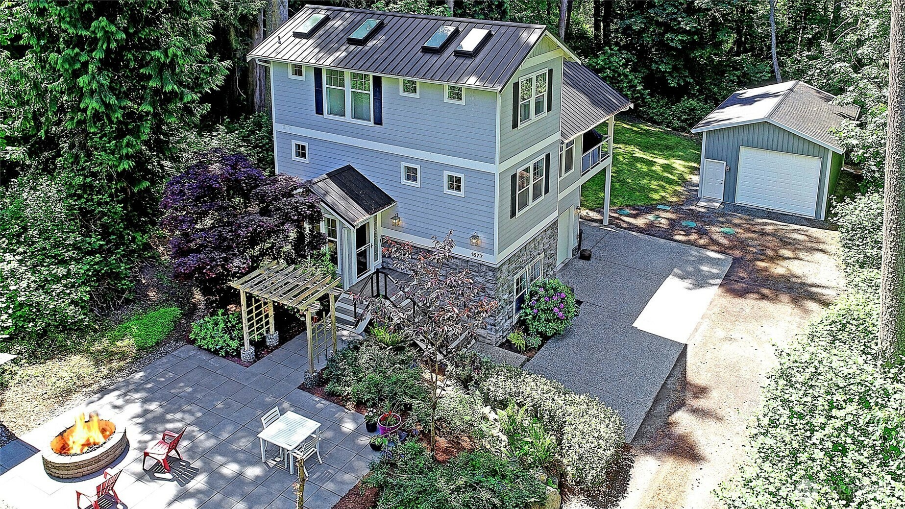 Property Photo: 1577 Arrowhead Beach Rd WA 98282
