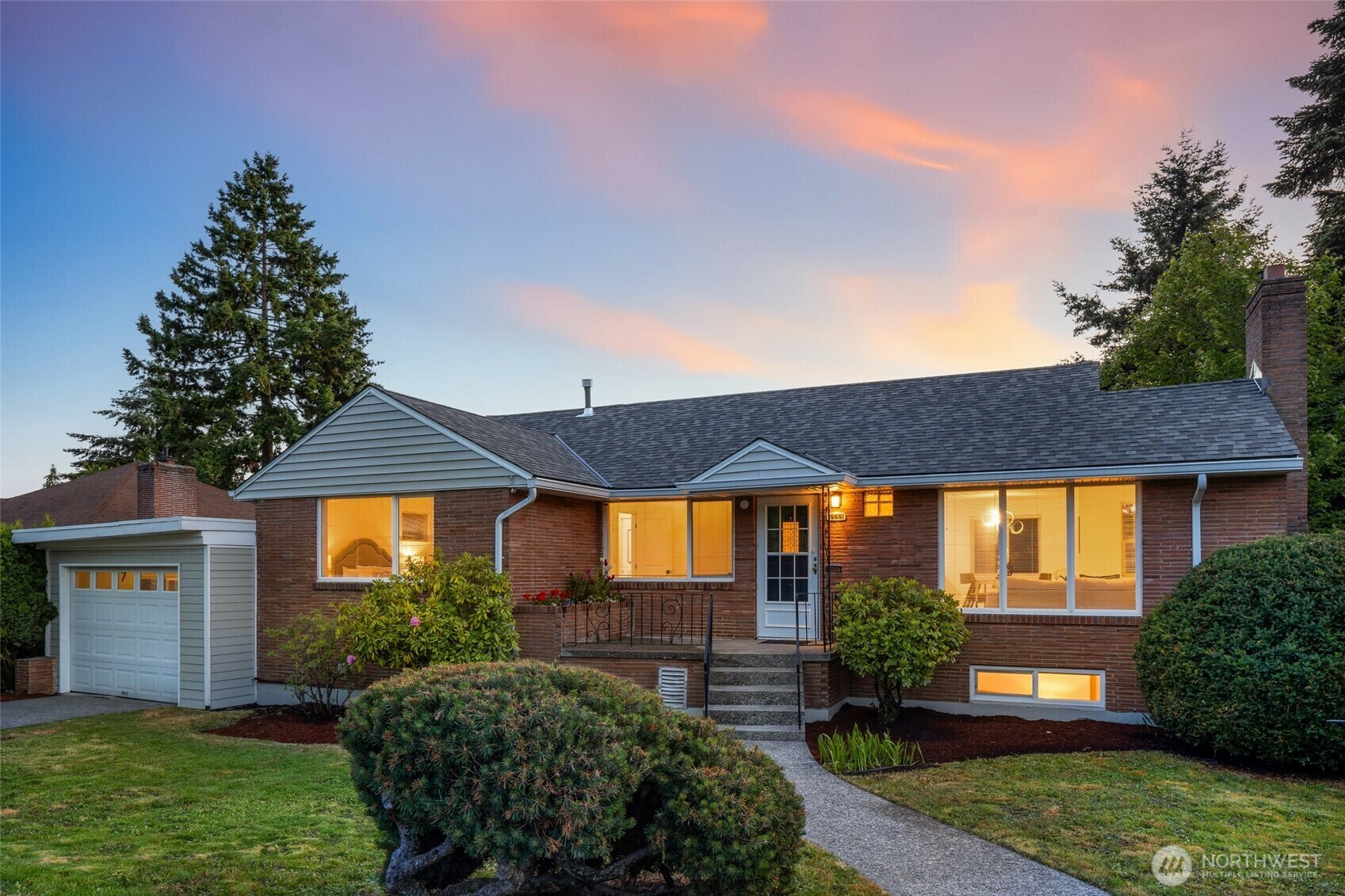 Property Photo:  6559  43rd Avenue NE  WA 98115 