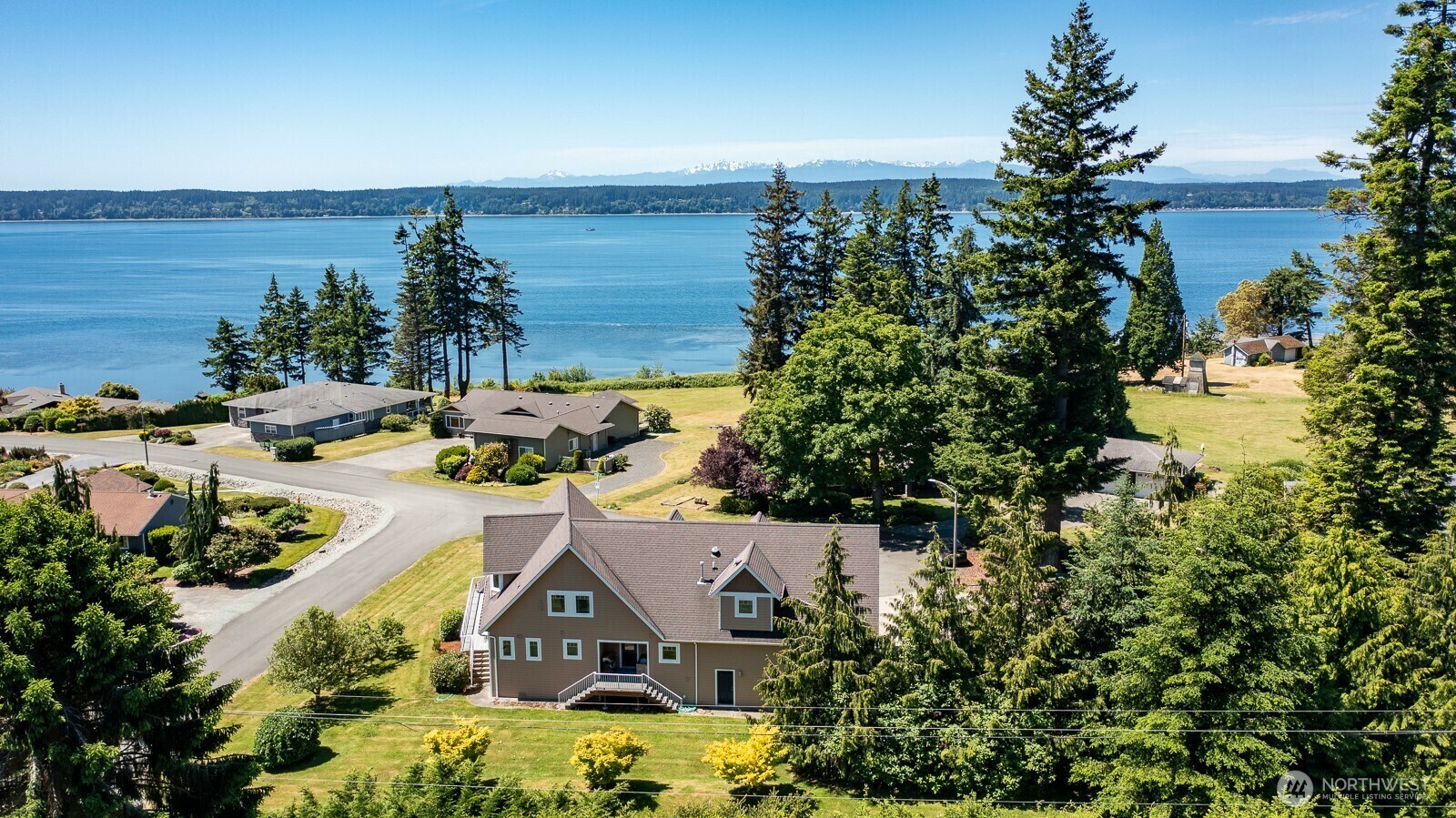 Property Photo: 3425 Rose Lane WA 98282