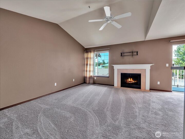 Property Photo: 11527 Highway 99 E305 WA 98204