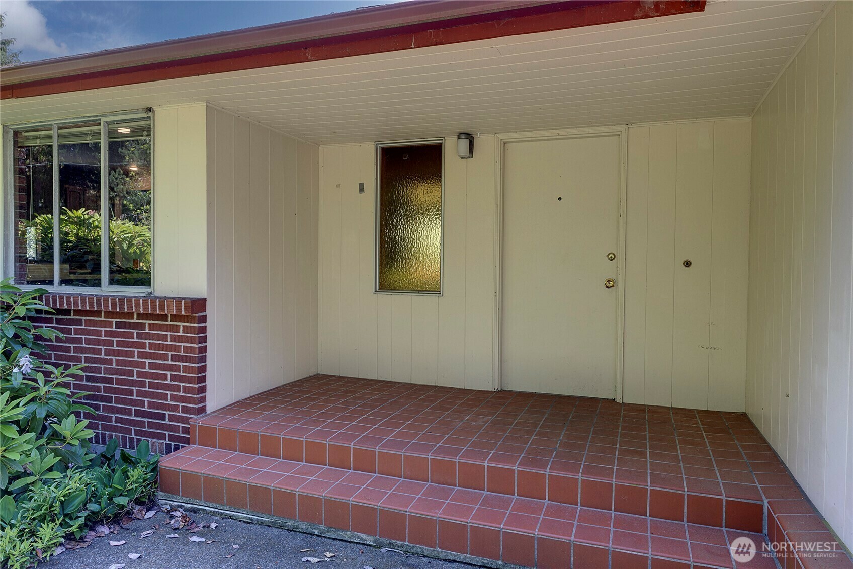 Property Photo: 17004 16th Avenue SW WA 98166