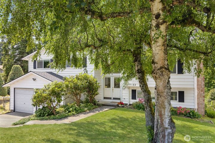 Property Photo:  17122  40th Avenue W  WA 98037 