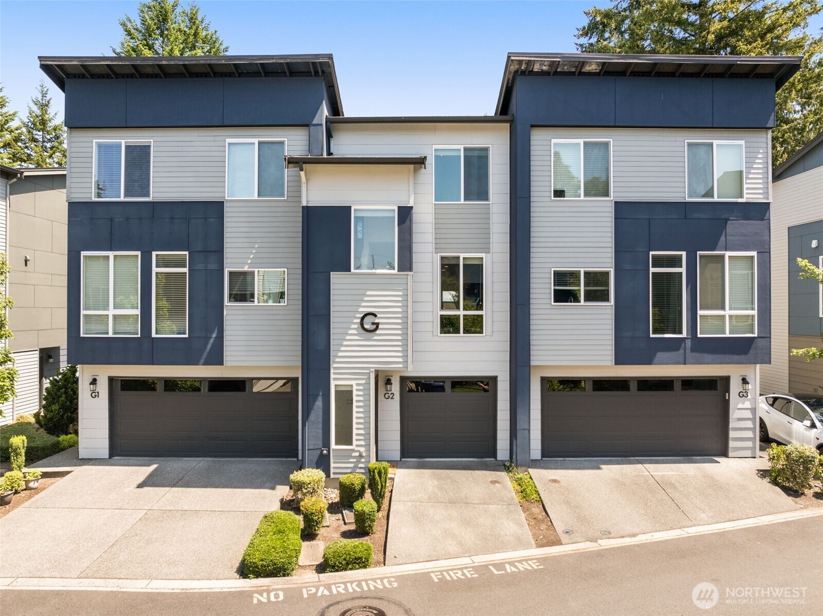 Property Photo: 16201 Meadow Road G2 WA 98087