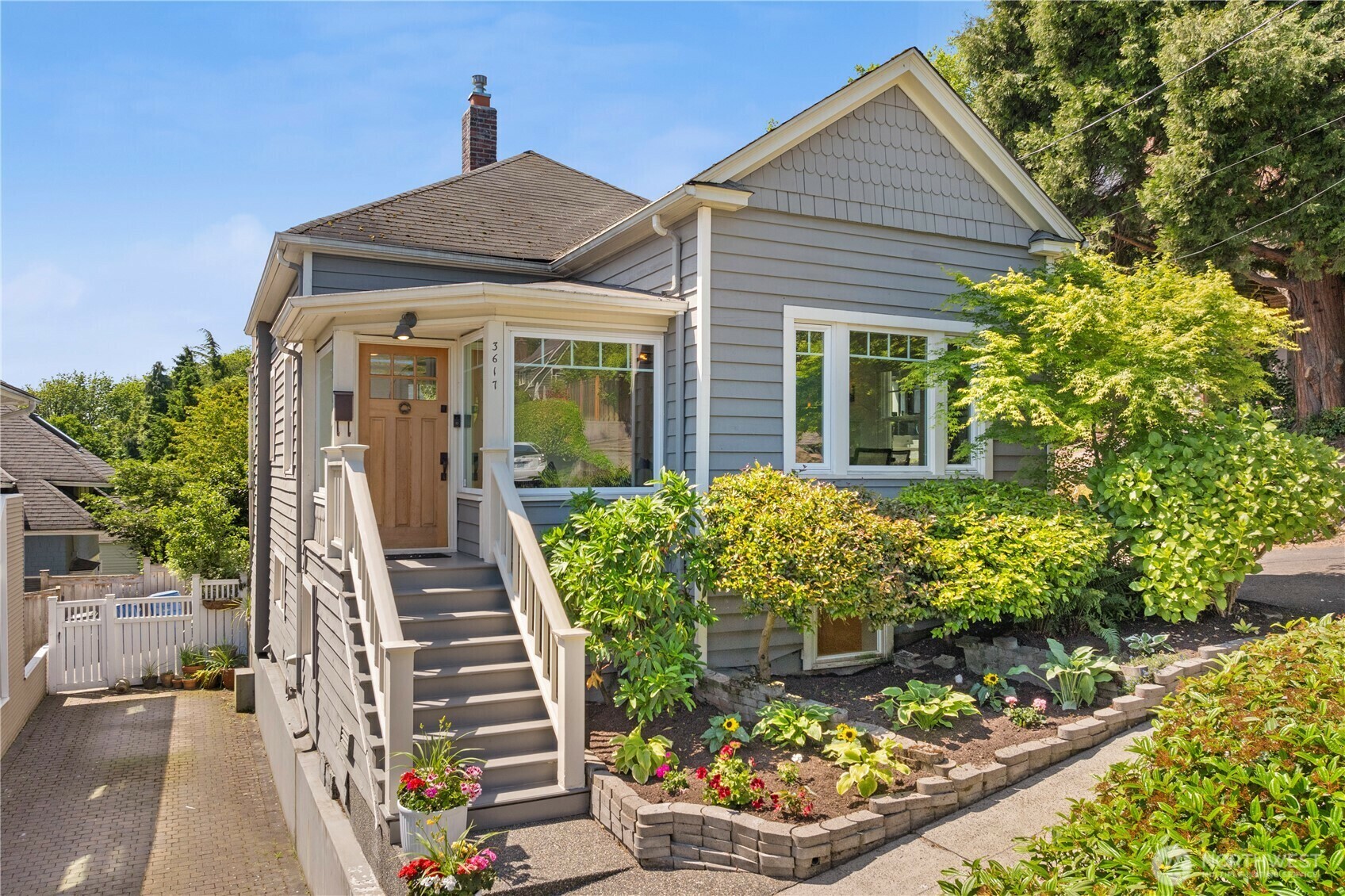 Property Photo: 3617 E Cherry Street WA 98122
