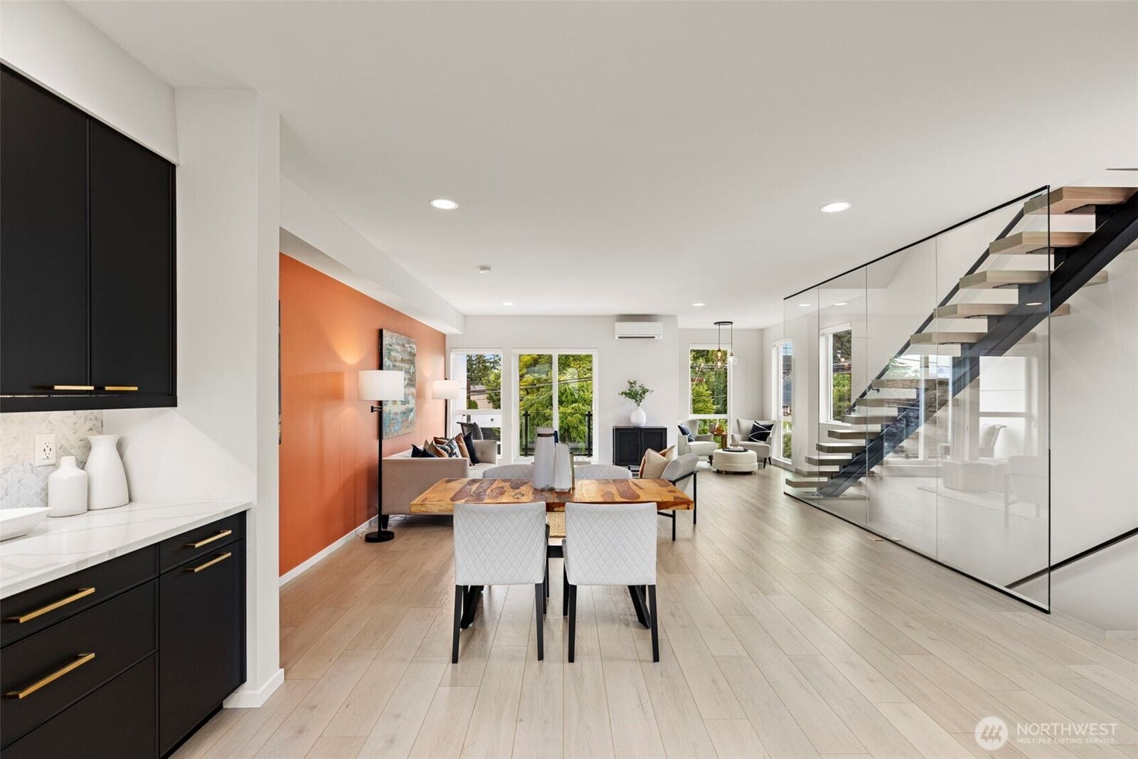 Property Photo:  2014 E Pine Street A  WA 98122 