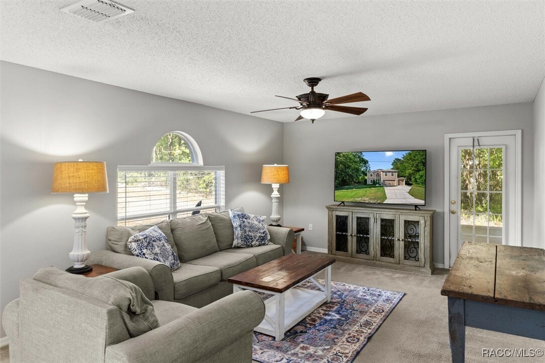 Property Photo: 2541 W Castle Road FL 34434