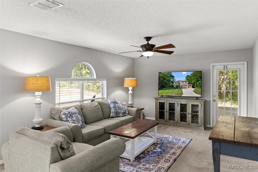 Property Photo: 2541 W Castle Road FL 34434
