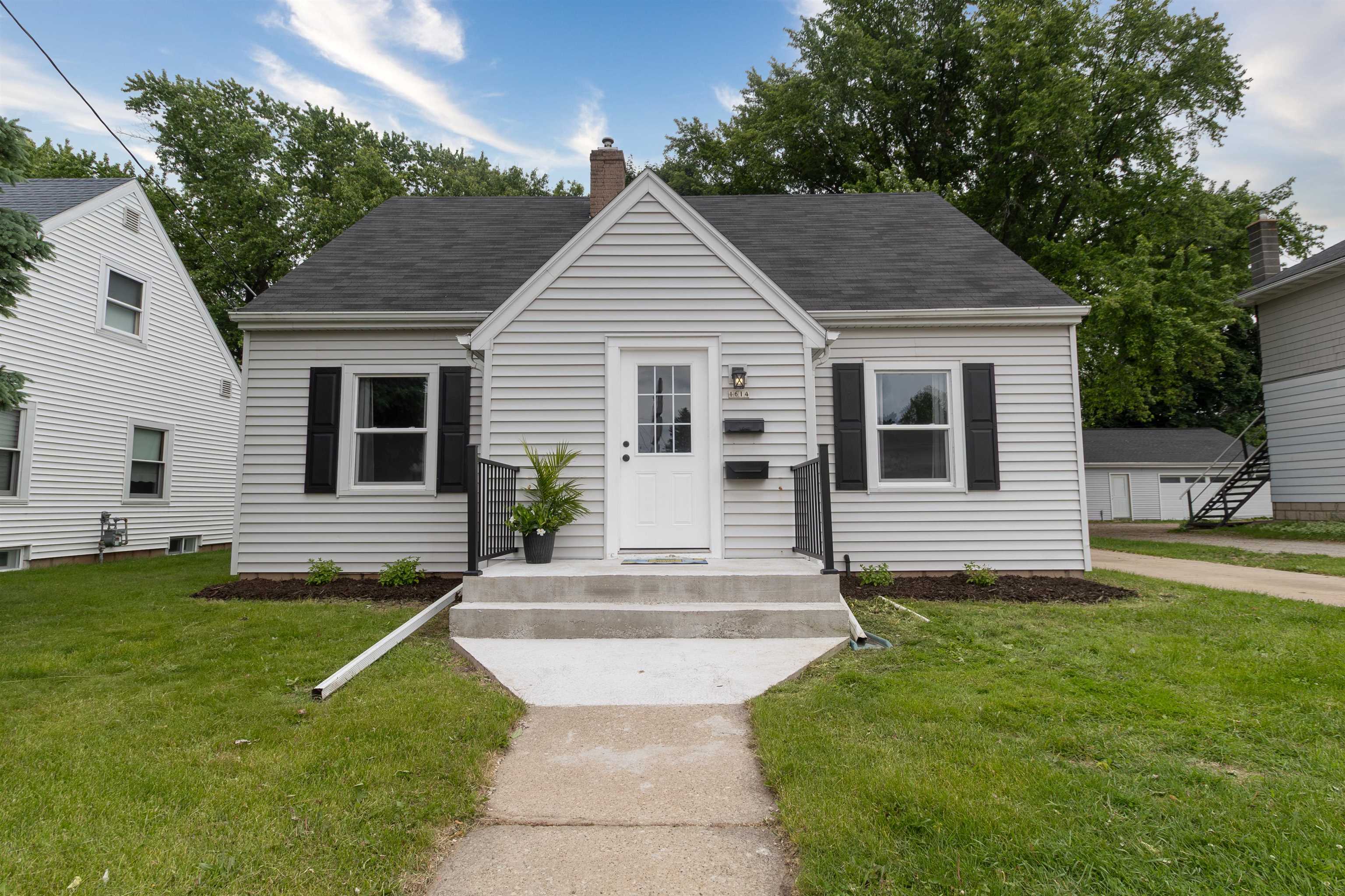 1614 N Richmond Street  Appleton WI 54911 photo
