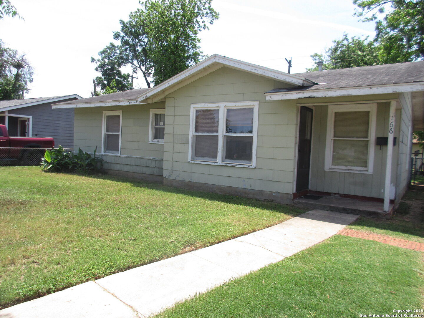Property Photo: 166 Hartford TX 78223