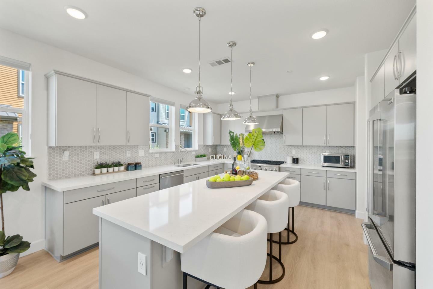 Property Photo: 840 East Duane Avenue 10 CA 94085