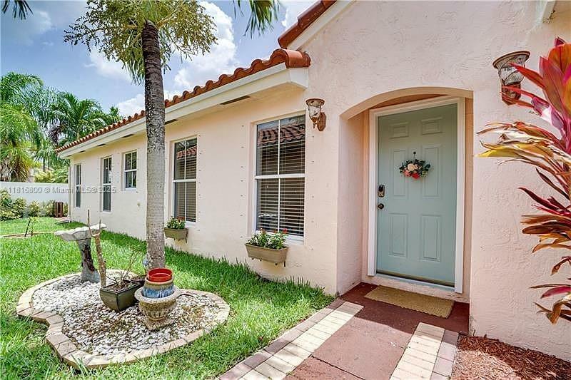 Property Photo:  18424 NW 21st St  FL 33029 