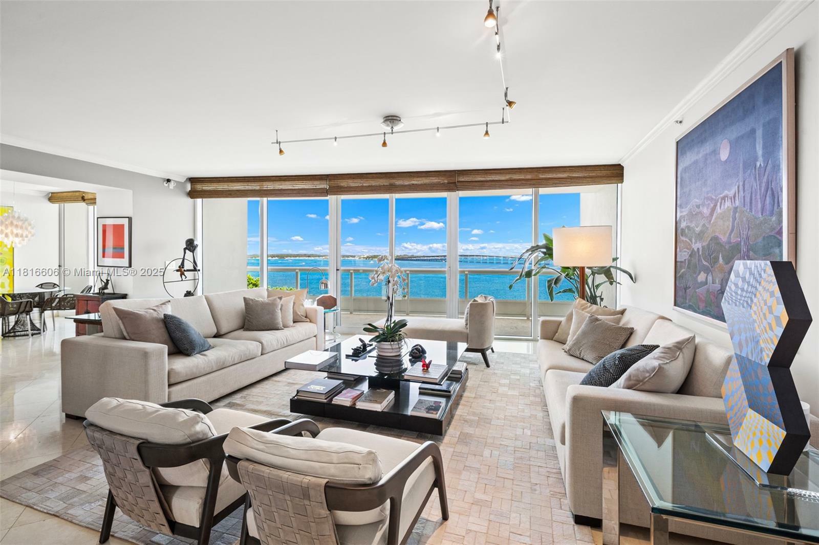 Property Photo: 1643 Brickell Ave 1004 FL 33129
