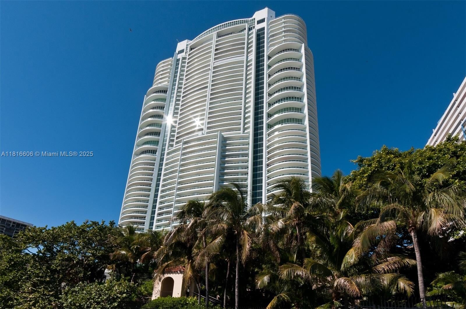 Property Photo:  1643 Brickell Ave 1004  FL 33129 