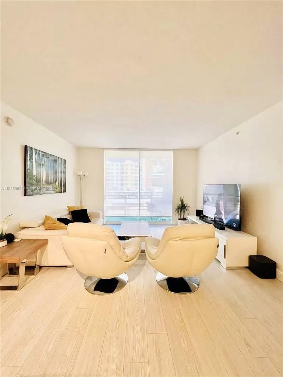 Property Photo: 2775 NE 187th St 622 FL 33180