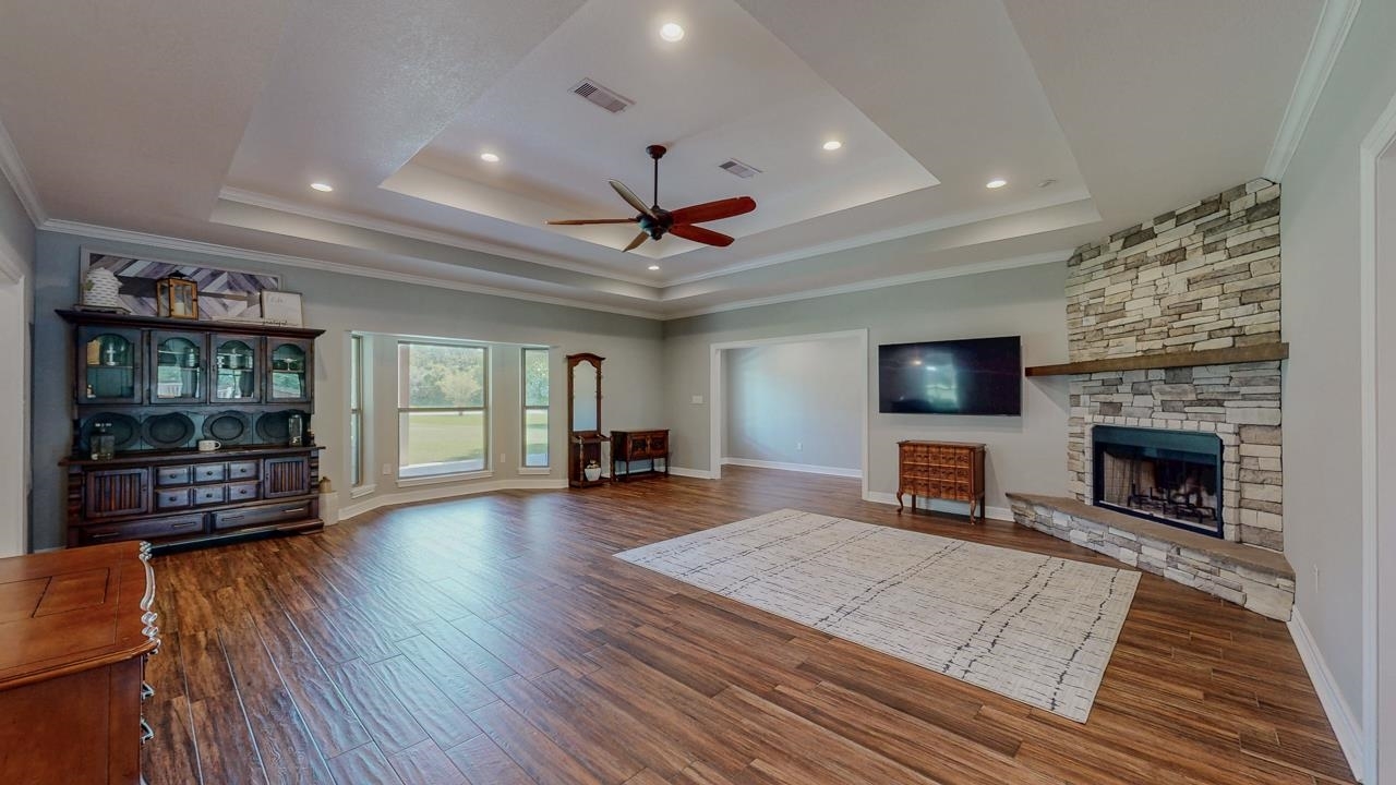 Property Photo: 1405 Turner Dr TX 77611