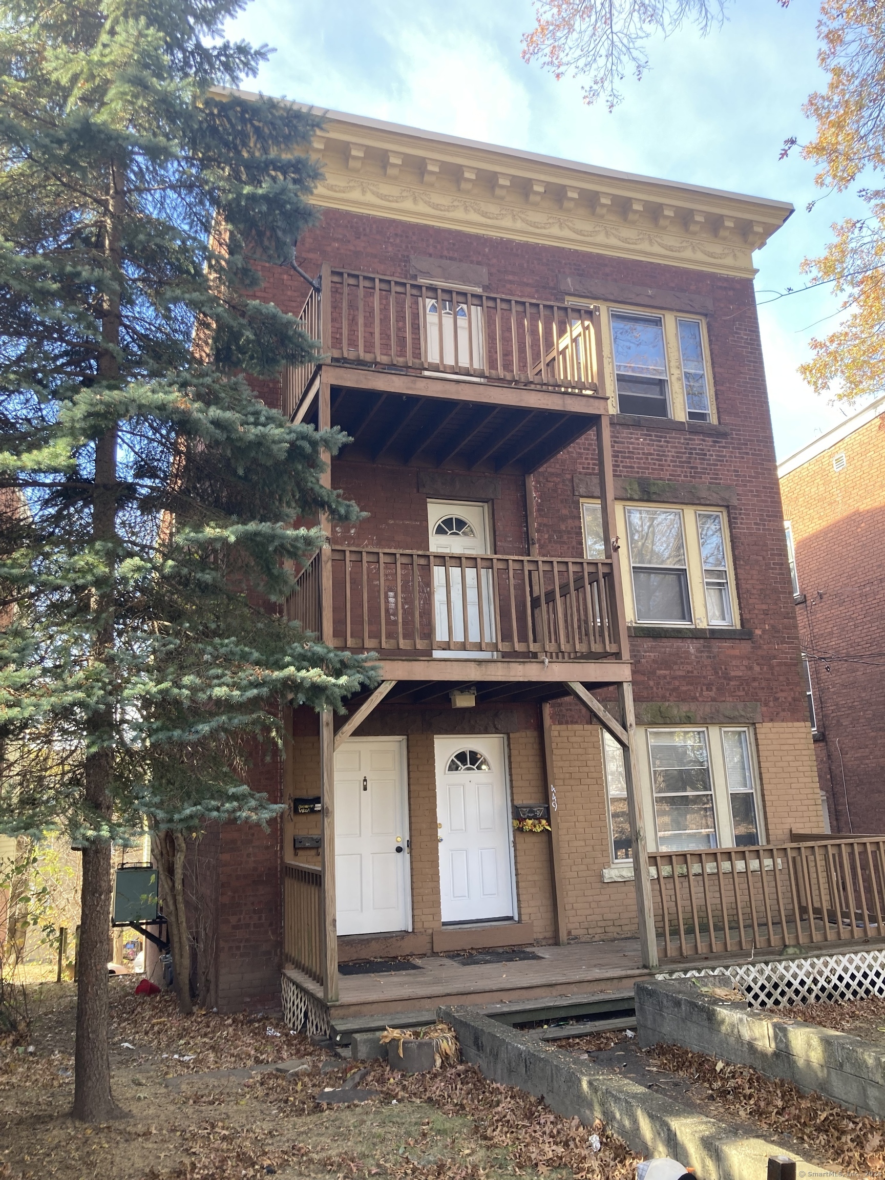 Property Photo: 449 Summit Street Floor 1 CT 06106
