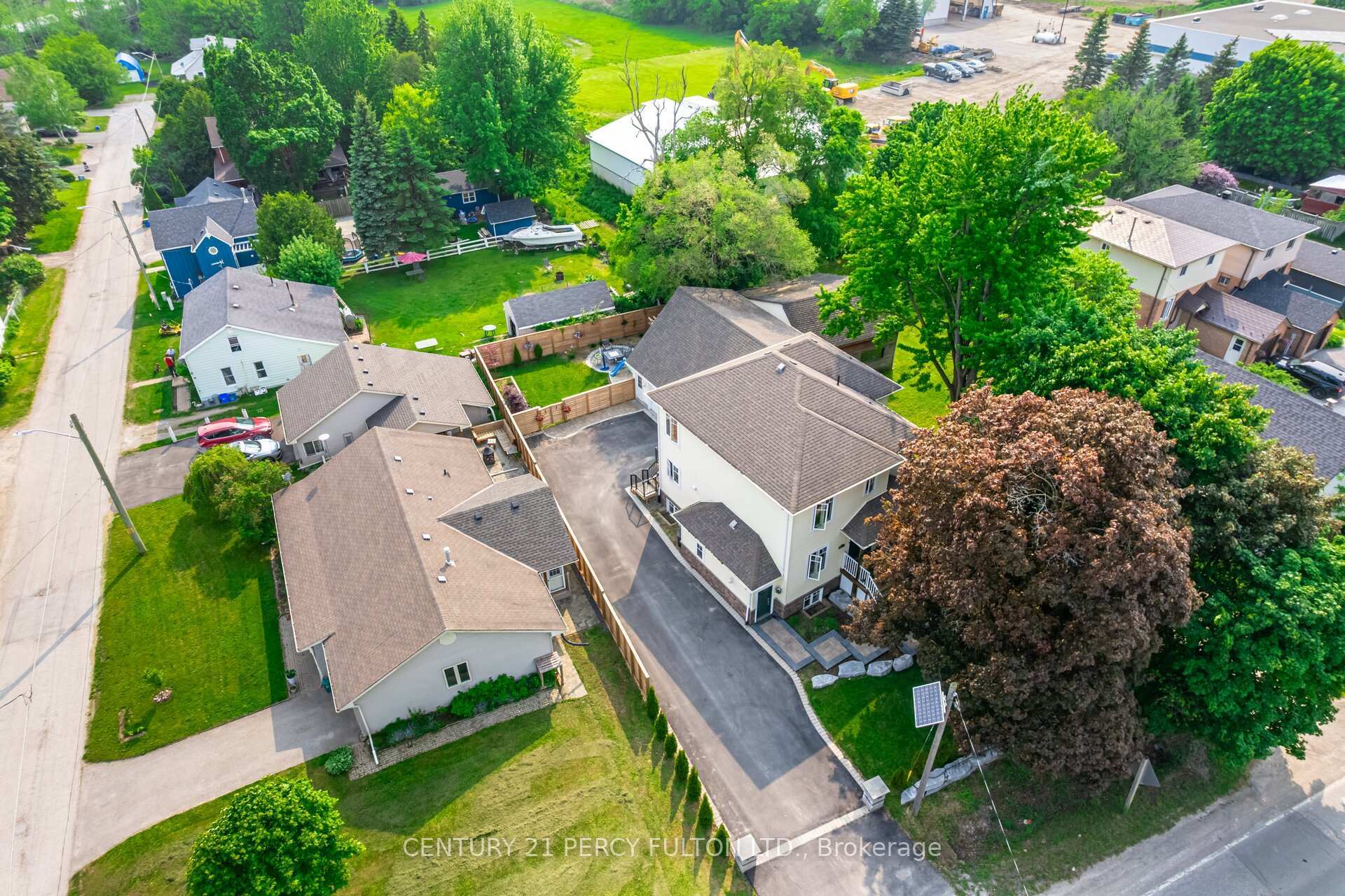 Photo de la propriété:  210 Main Street N  ON L7J 1W9 